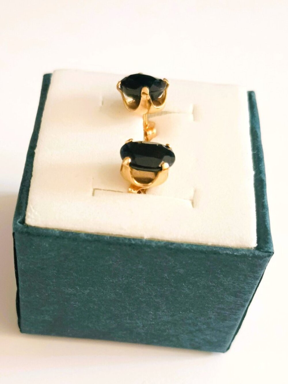 14K Gold Black Agate Post Earrings Pronged Stud Jewelry